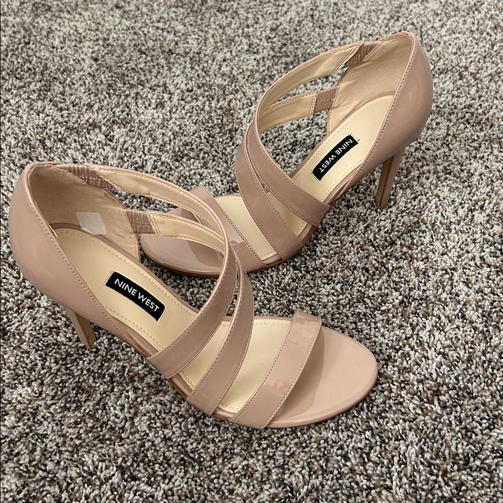 NWOB sz 8 Nine West patent leather nude - Picture 2 of 6
